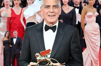 Galerie foto. Festivalul de la Venetia s-a deschis cu Leul de Aur Onorific pentru George Clooney si filmul lui Danny Boyle despre Rupert Murdoch.