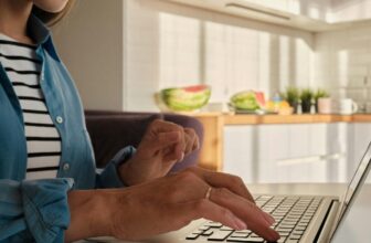 How Stay-at-Home Moms Can Protect Themselves Financially- Motherly