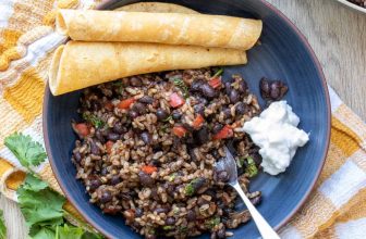 Gallo Pinto (Costa Rican Rice & Beans)