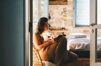 10 Sneaky Signs You’re More Introverted Than You Thought