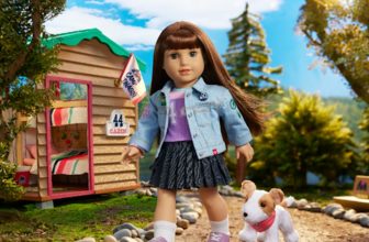 American Girl’s 2027 Girl Of The Year Doll, Daisy Davenport, Is Available Now
