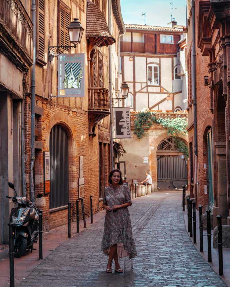 pink medieval street in Toulouse france