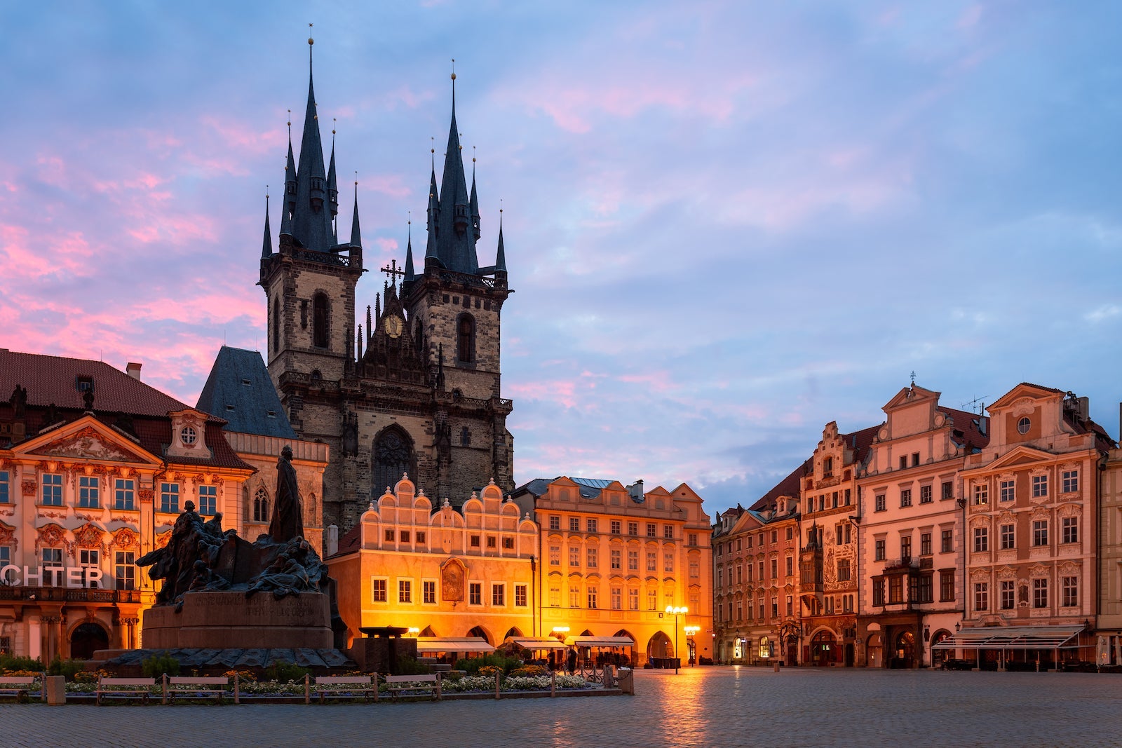 prague old town square castle