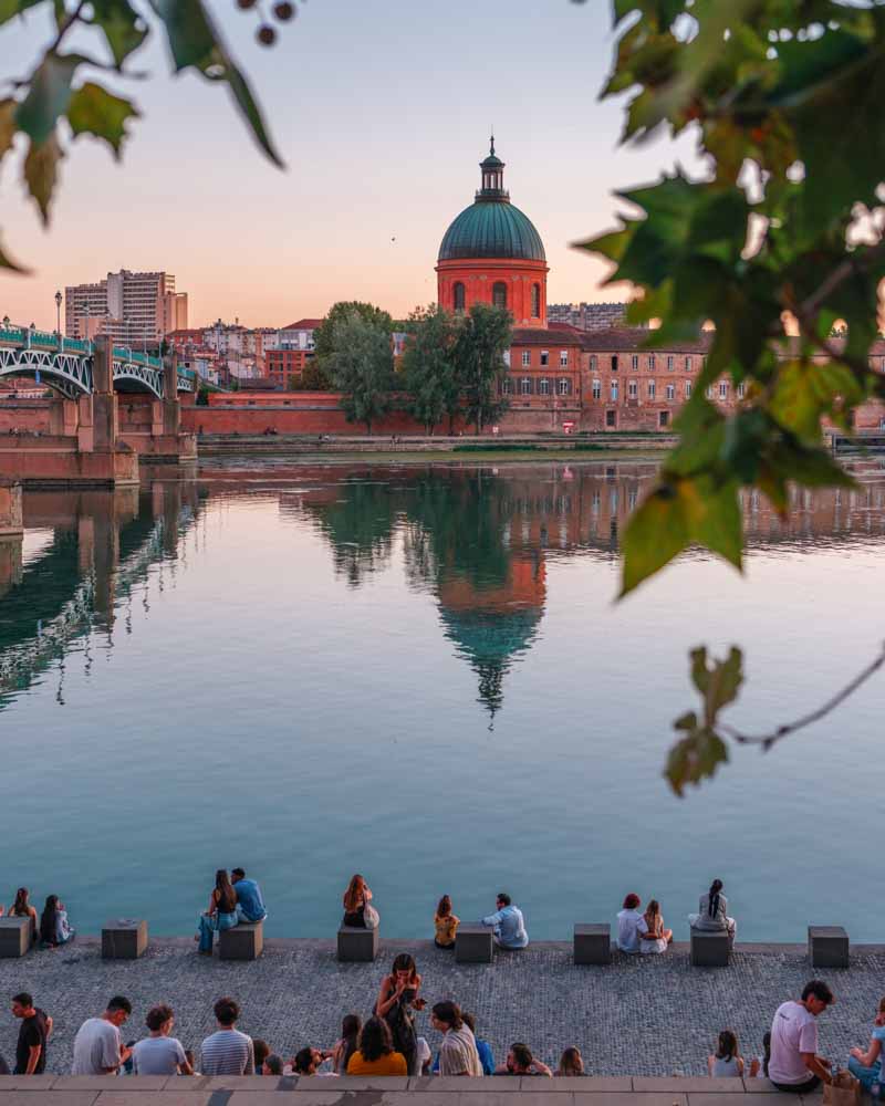 sunset along the Garonne river in Toulouse