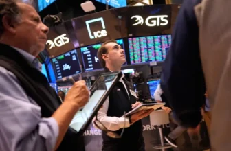 US Stocks Endure One Battle After Another in Third Quarter