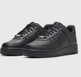 Air force 1’07 Black shoes Air Force one shoes Trainers multiple sizes UK6-12
