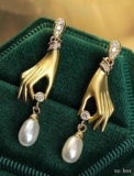 Unique Hand With Faux Pearl Dangle Earrings Vintage Statement Women’s Jewellery