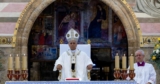 ‘Europe and the whole world are looking to you to be new saints’