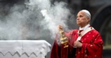 Priests must remain faithful to Mass rubrics