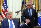 Trump team is dying to Make America Sick Again