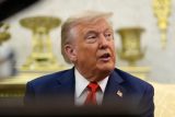 Trump holds Cabinet meeting in DC