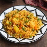 Vegetable Tehri Recipe | Awadhi Tehri (Yellow rice)